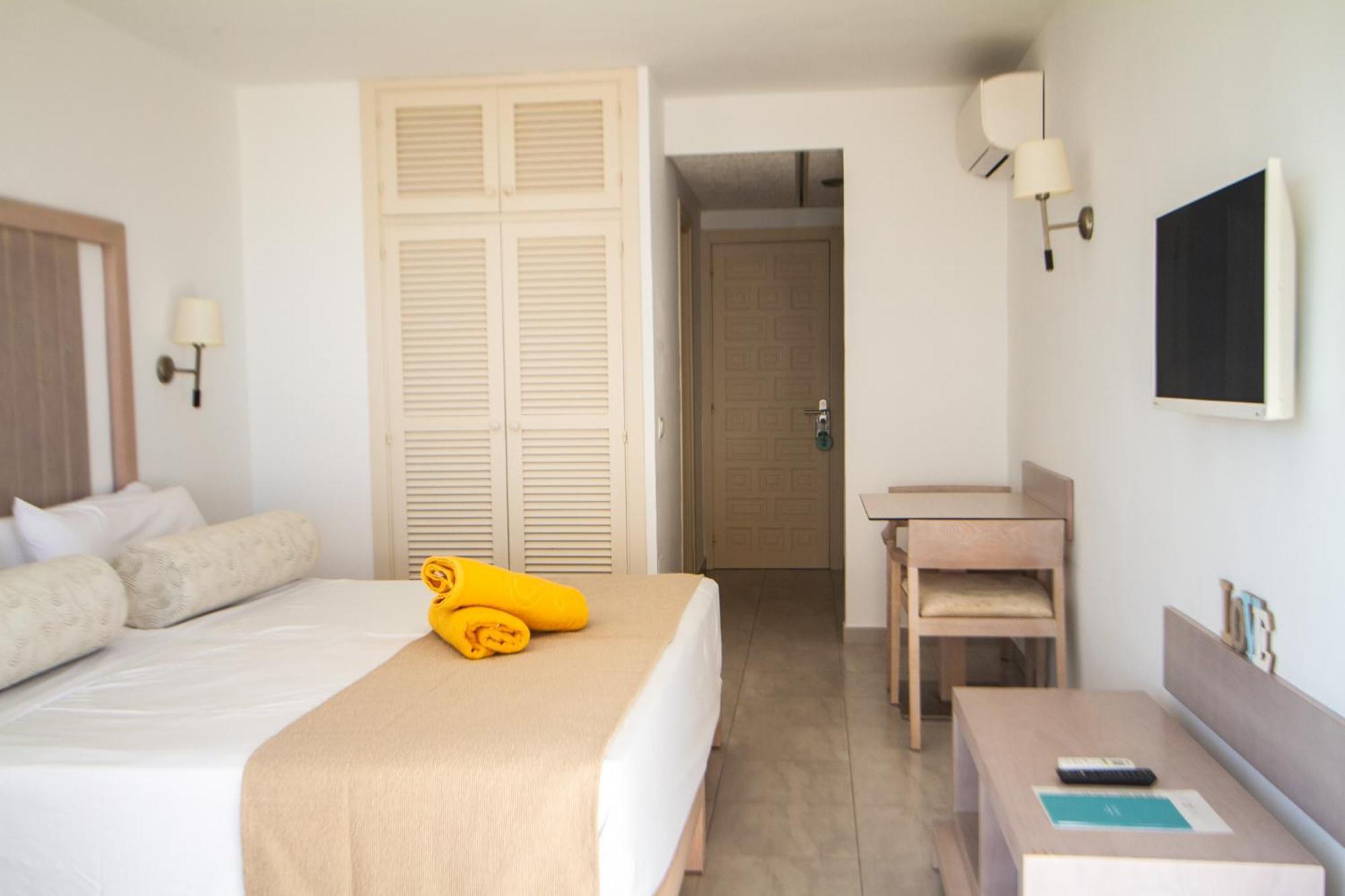 Apartamentos Es Calo Zewnętrze zdjęcie